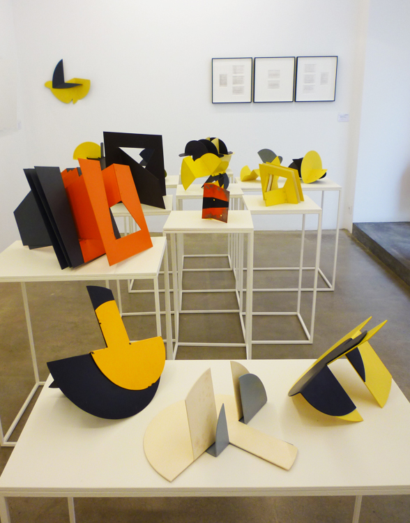 Serie escultórica Ángeles Marco, en la exposición de la galeria de arte Espaivisor de Valencia España