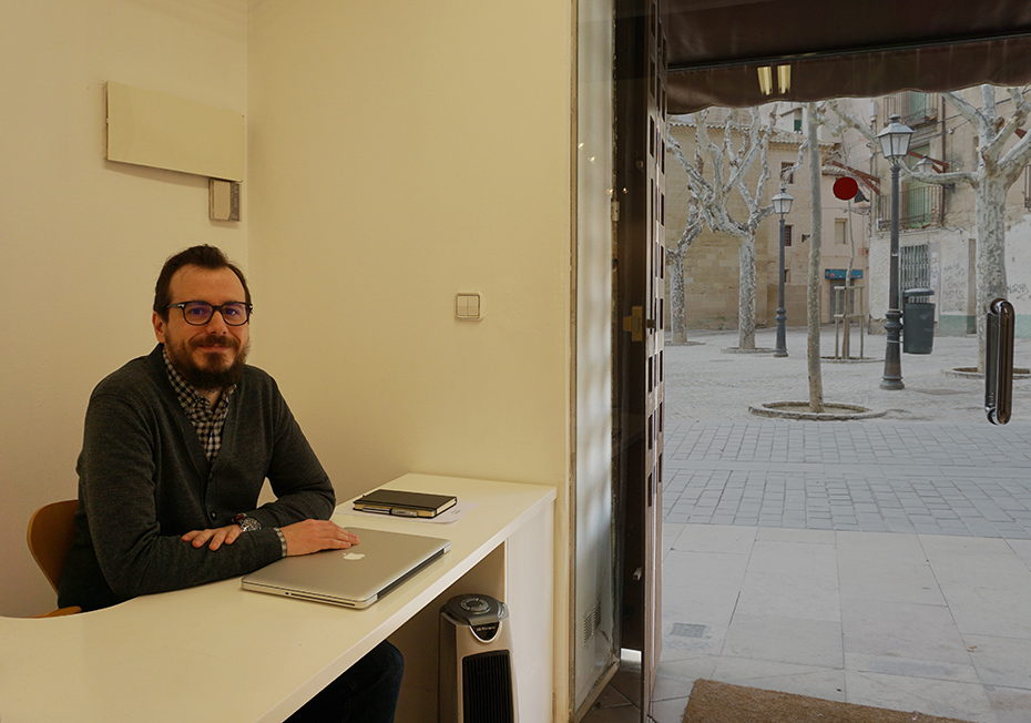 Joseba Acha, galerista, director de la galería La Carbonería de Huesca, España